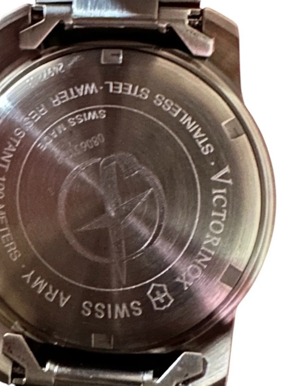 Victorinox Swiss army watch with tin - Picture 6 of 6